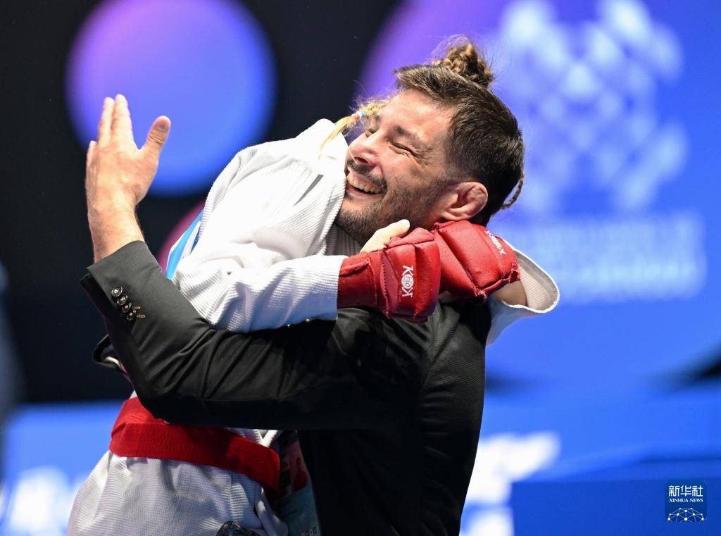 柔道公开赛上演强强对话，荆楚貔貅队绝杀江畔灰熊队，多点开花奏效；教练团队居功至伟(综艺快乐划水国家夸我居功至伟小说)